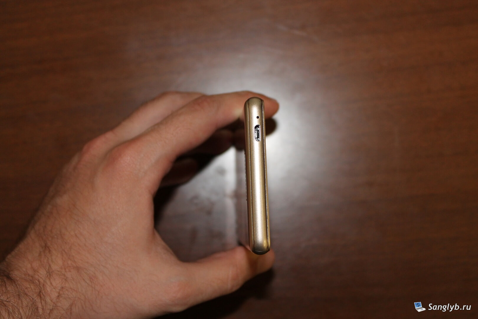 Highscreen power ice evo - overview, charging port
