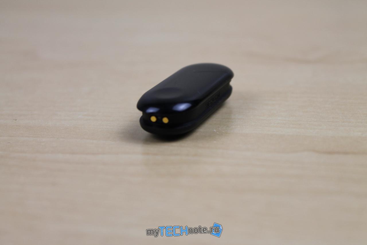 Xiaomi Mi Band 3 – а нужен ли фитнесс трекер не спортсменам? - вид на трекер сбоку