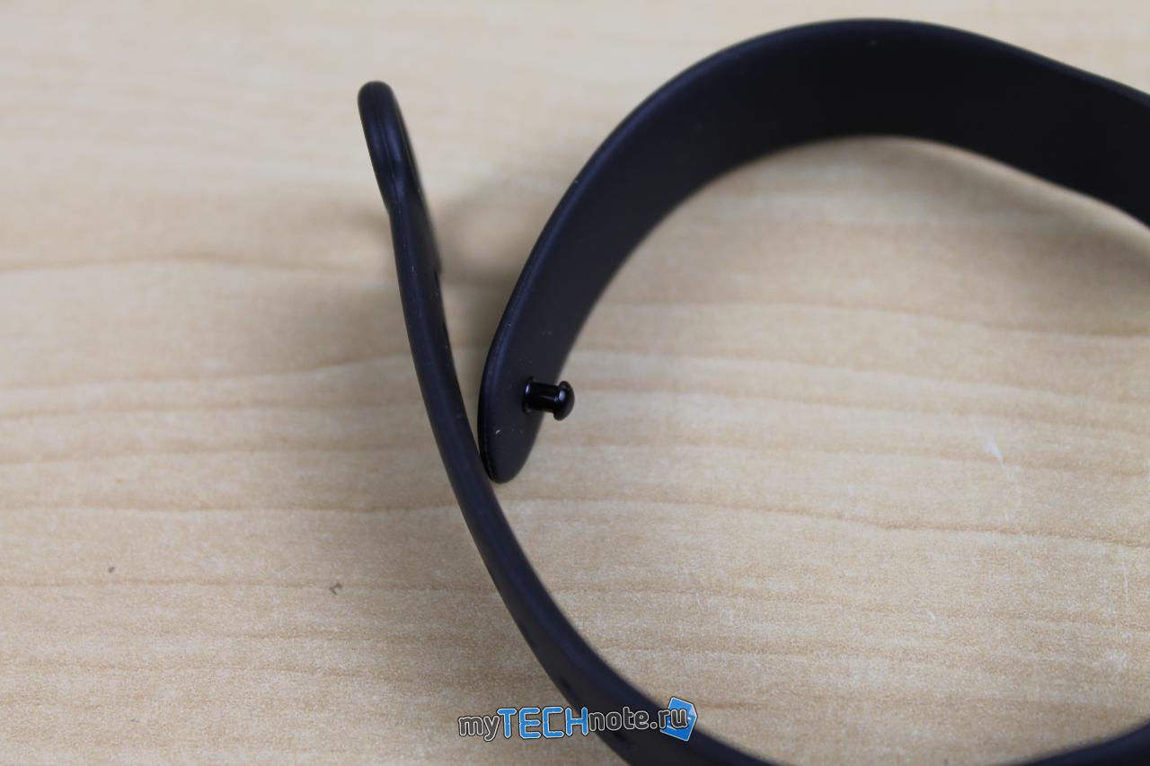 Xiaomi Mi Band 3 – а нужен ли фитнесс трекер не спортсменам? - штатный ремешок - кнопочный