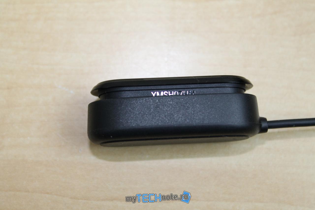 Xiaomi Mi Smart Band 4 – обзор - канавка осталась как и раньше