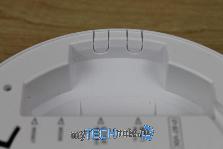 MikroTik CAP AC – мини обзор / распаковка - пазы для проводов