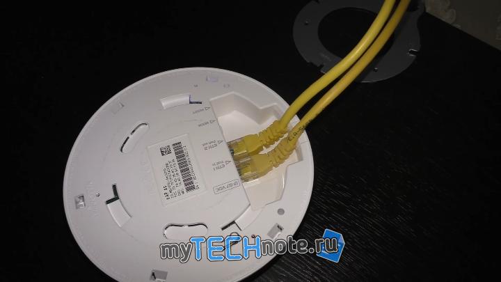 MikroTik CAP AC – мини обзор / распаковка - для проводов места совсем мало