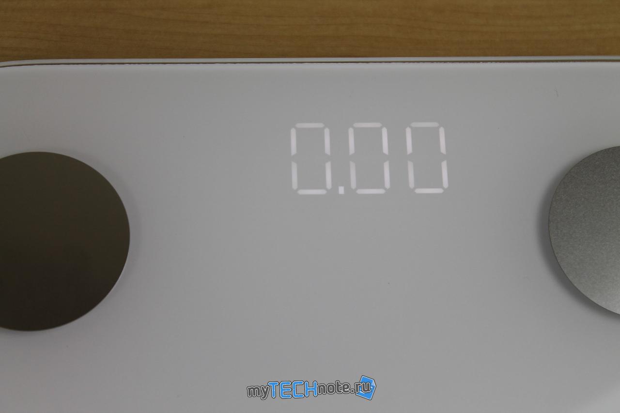 Xiaomi Mi Body Composition Scale 2 - обзор умных весов - подсветка яркая, не регулируемая