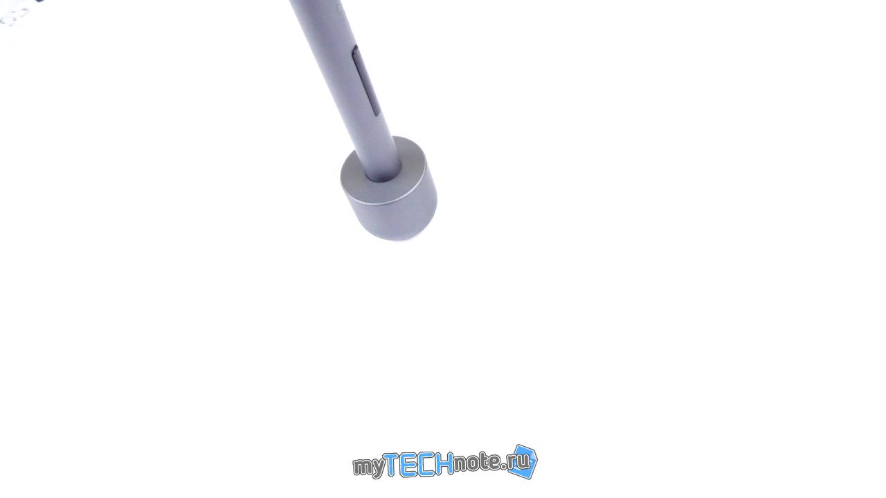 Wowstick 1f+ - электро отвёртка от Xiaomi - вид на отвёртку в подставке