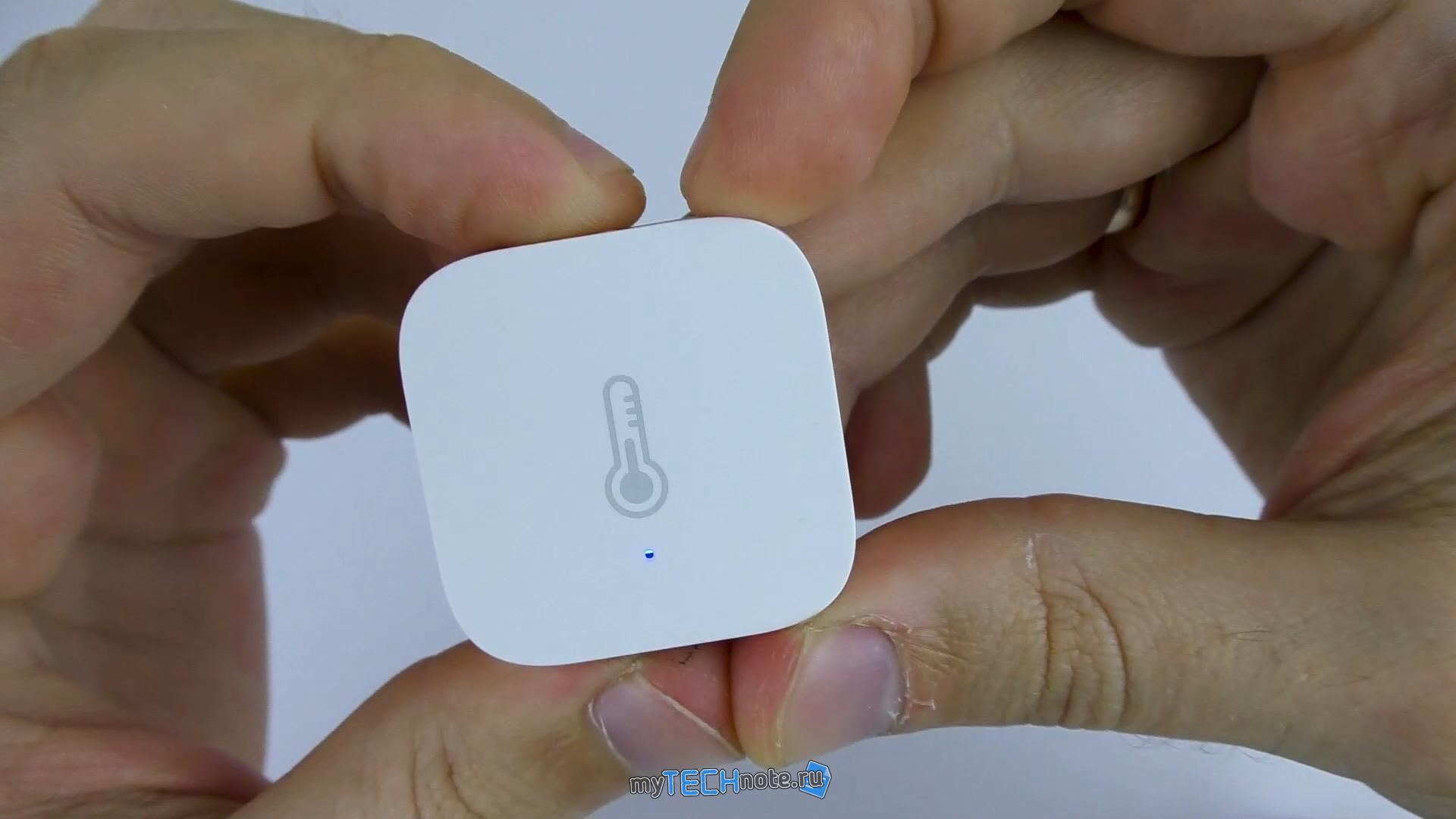 Датчик температуры, влажности и давления Xiaomi Aqara - вид с лицевой стороны