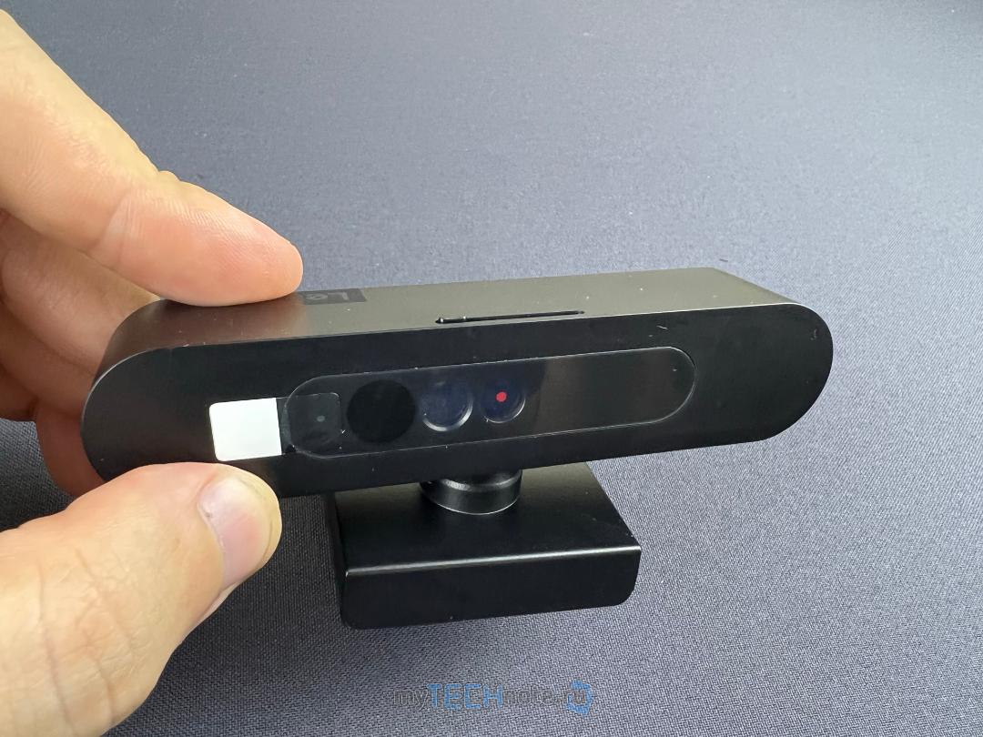 Веб-камера Lenovo 500 HD Webcam - относительно недорогая веб камера, поддерживающая Windows Hello - вид спереди