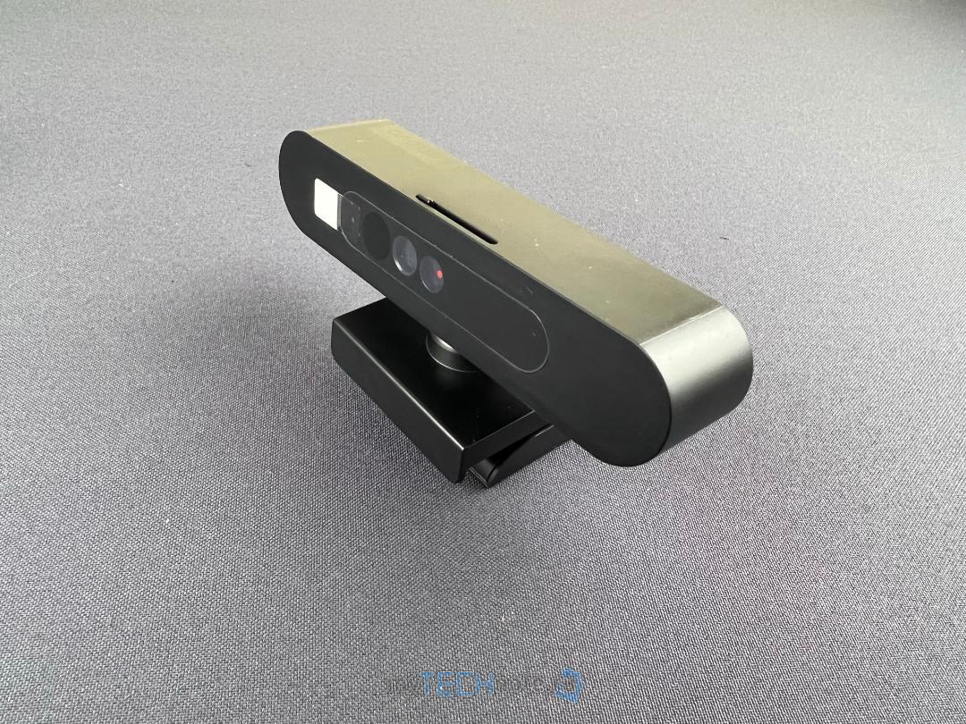 Веб-камера Lenovo 500 HD Webcam - относительно недорогая веб камера, поддерживающая Windows Hello - вид сверху